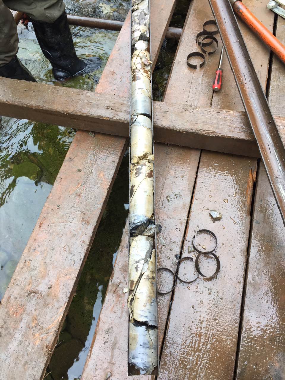 半合管打開(kāi)原狀樣